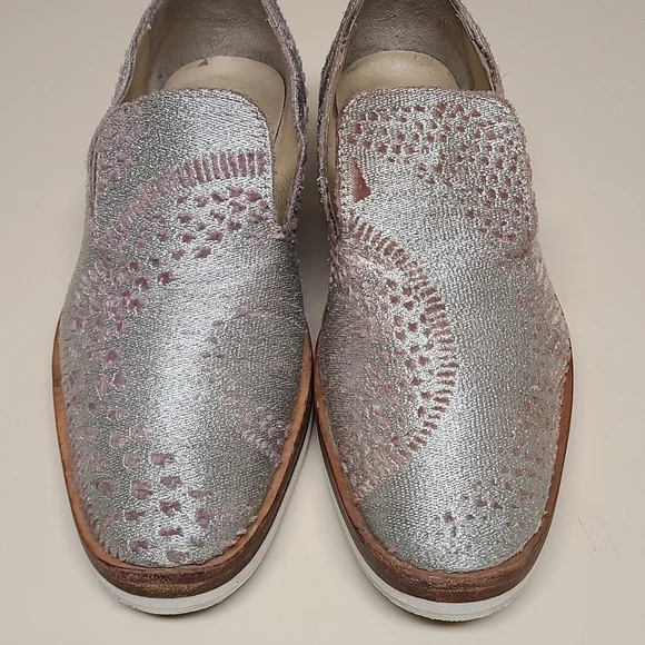 Free People Snake Eyes Metallic slip on casual loafer size 39 - Picture 3 of 10